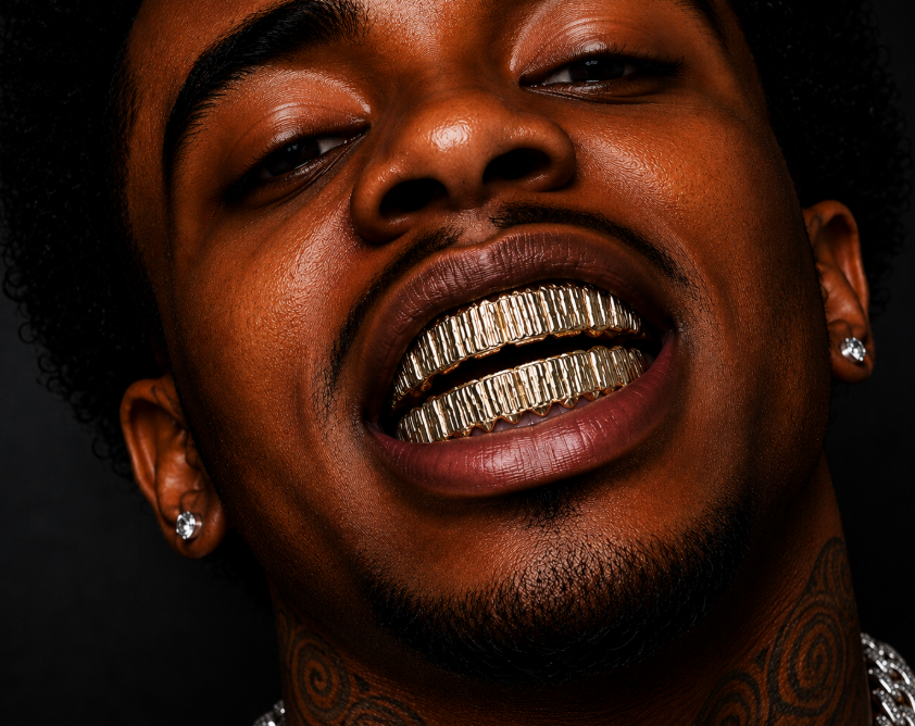 Custom Fit 18K Gold Plated Diamond-Cut Upper & Lower Grillz Set with Molds