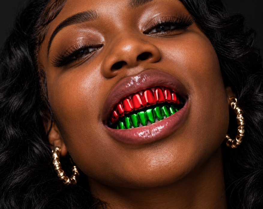 Custom Fit Red Green Plated 8 Upper & 8 Lower Teeth Grillz Set Christmas Edition
